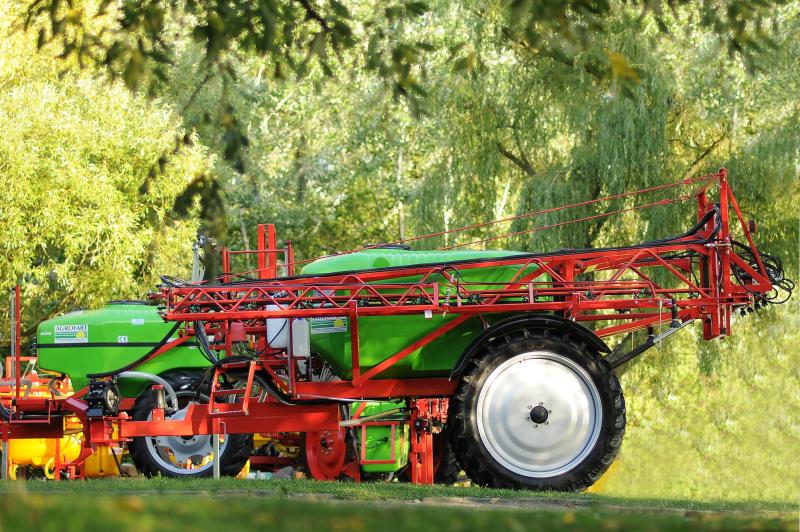 WHEELED  FIELD SPRAYER  AF2315HT
